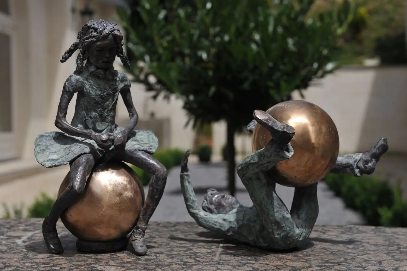 Children Playing Skippyball | Small Figures | Christine Wiersema